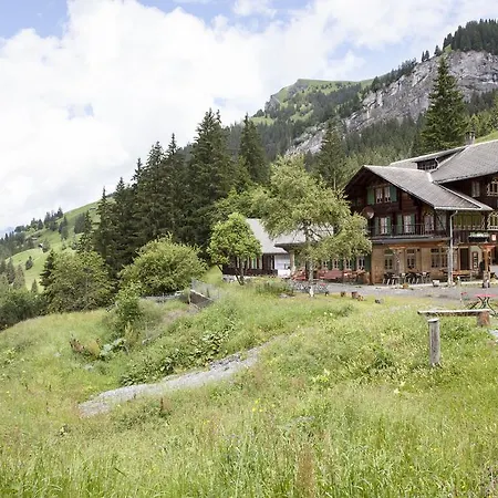 Waldrand Hotel *